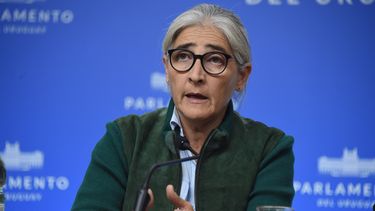 Lucía Etcheverry anunció que se estudia la viabilidad de incorporar el transporte ferroviario de pasajeros