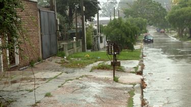 Joven de 21 años fue asesinado a balazos cuando salía de su casa en el barrio Peñarol Joven de 21 años fue asesinado a balazos cuando salía de su casa en el barrio Peñarol