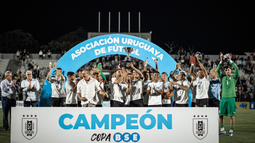 Uruguay goleó 4 a 1 a Paraguay en el Estadio Domingo Burgueño Miguel de Maldonado en un amistoso de preparación para el Preolímpico sub 23.