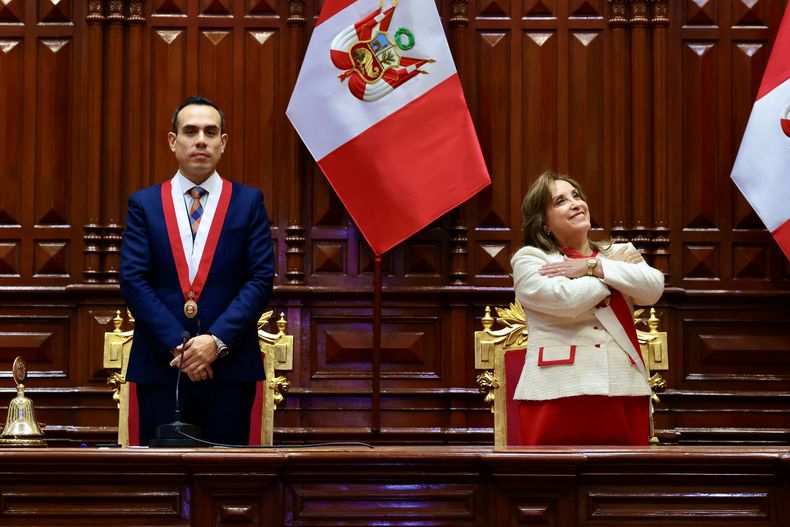 Dina Boluarte destituida en Perú; asume José Jerí.