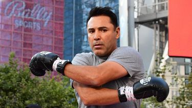 De La Hoya suspende su combate de regreso tras positivo por COVID-19