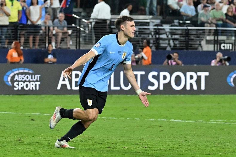 Manuel Ugarte fue elegido entre el once ideal de la semana en la Copa América | AFP