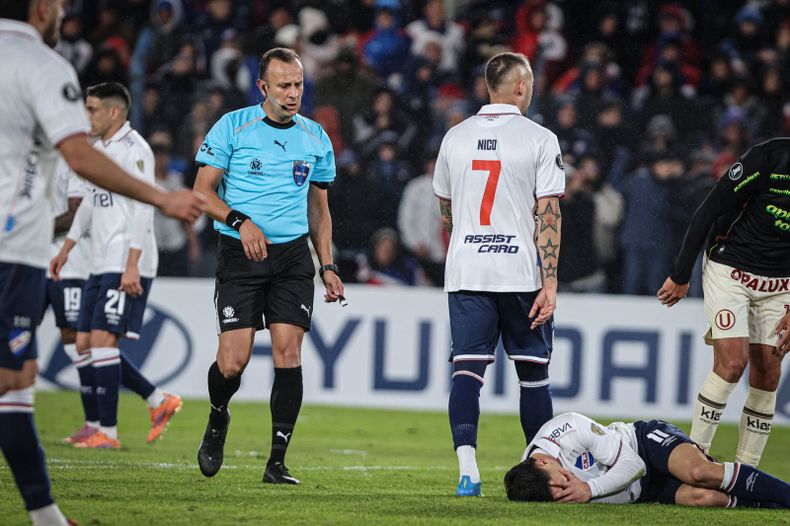 Nacional no pudo con Universitario y se despidió de la Libertadores