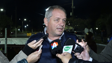 Florida: puente cortado por crecida del Santa Lucía Chico