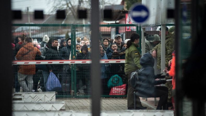 Más de 50.000 ucranianos huyeron del país tras invasión rusa