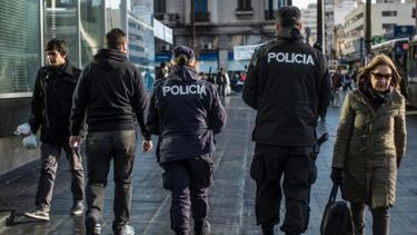 Dos personas a prisión por falsificar cheques