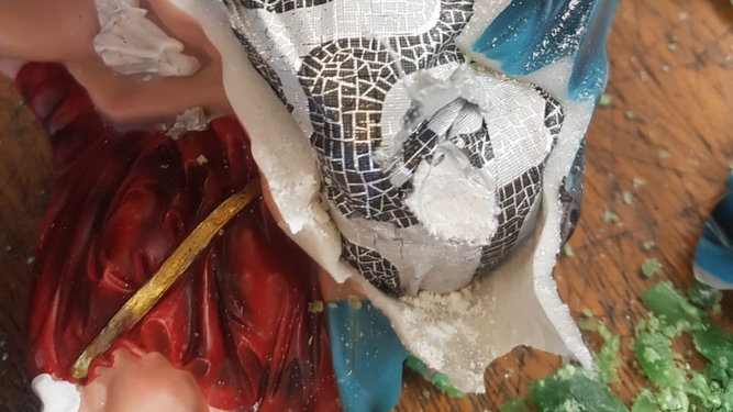 Incautan cocaína en artesanía que viajaba a Francia