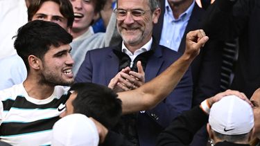 carlos alcaraz resucita ante sinner en una legendaria final de roland garros