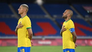 Eliminatorias: Richarlison y Dani Alves bajas en Brasil ante Uruguay