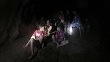 Quiénes son los chicos del equipo Jabalíes Salvajes, rescatados de una cueva