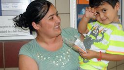 EE.UU. comenzó a reunificar niños con sus padres