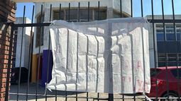 Paro activo de docentes en el liceo n°49 luego que pelea entre estudiantes generara conflicto generalizado