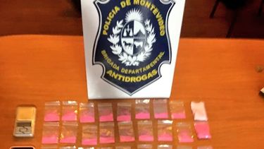 detuvieron a una mujer que llevaba cocaina rosa