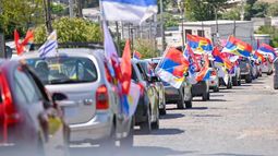 Cosse participó de caravana frenteamplista en Montevideo: Muchas ganas de que vuelva la esperanza