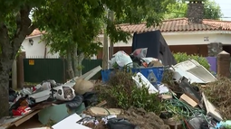 Vecinos de Salinas reclaman por contenedores desbordados; la Intendencia anunció que se solucionará este lunes