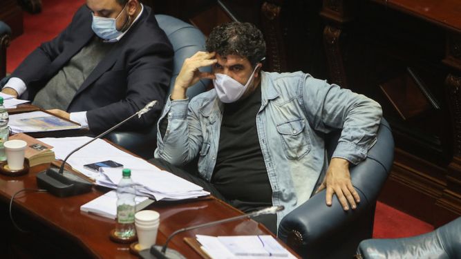 Andrade: La inversión en vivienda está colgada de alfileres