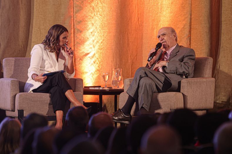 Julio María Sanguinetti presentó su nuevo libro y recordó cómo fue la vuelta de Fernando Morena a Peñarol