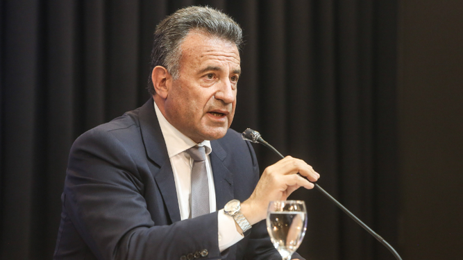 Salud Pública analiza incluir test de VIH en carné de salud