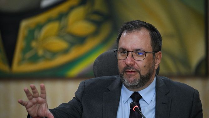 Canciller de Venezuela arremetió contra Orsi y lo invitó a ocuparse de los asuntos de Uruguay