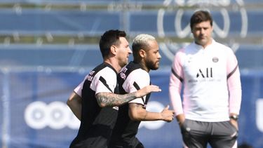 El líder París SG recibe al Reims en el posible regreso de Messi