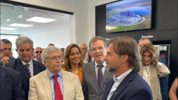 El presidente Luis Lacalle Pou, el ministro de Turismo, Tabaré Viera, y el intendendente de Rivera, Richard Sander, en la inauguración del aeropuerto binacional de ese departamento.