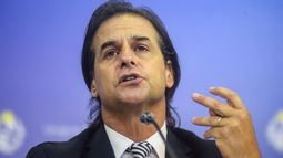 Lacalle Pou se vacuna este lunes en el Hospital Maciel