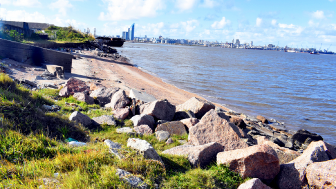 Encontraron un cuerpo sin vida en playa Capurro