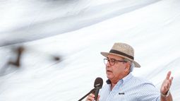 Una carga de 2.900 vacas regresará a Uruguay: Fue una discrepancia comercial en Turquía, dijo Fratti