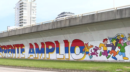 Fiscalía investiga a militantes del Frente Amplio que realizaron pintadas en el Puente de las Américas.