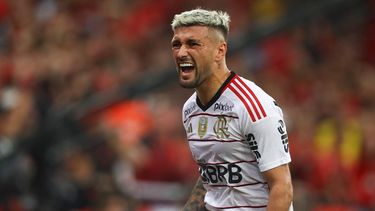Mirá el golazo de De Arrascaeta en el clásico con Fluminense.