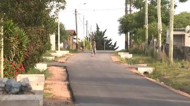 Municipio F inauguró asfaltado de calles: Cuando caminás sobre el barro te sentís fuera de la sociedad