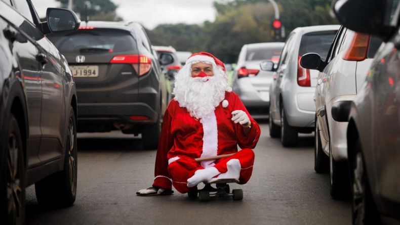 El mundo se prepara para una segunda Navidad en pandemia