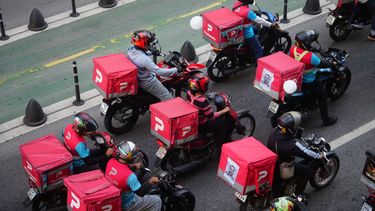 Repartidores de aplicaciones pidieron que los pagos no se puedan realizar en efectivo