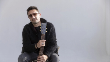 mira el nuevo material de emiliano brancciari como solista