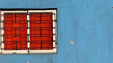 Balearon el frente de una vivienda en Santa Catalina: es la tercera vez en pocos meses