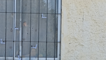 Tiroteo en Colón causó daños en varias viviendas: tras el incidente fue detenido un adolescente con un fusil