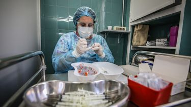 COVID-19 en Uruguay: 18 fallecimientos y 624 casos nuevos