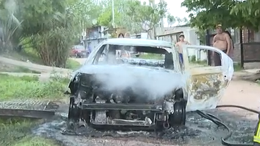 buscan a un taximetrista desaparecido cuyo vehiculo aparecio incendiado en santa catalina