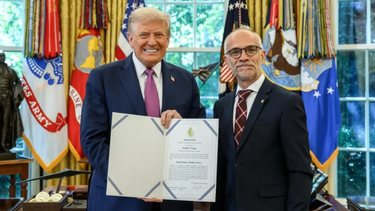 Donald Trump y Daniel Castillos, emabajador de Uruguay en Estados Unidos.