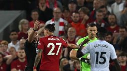 Darwin Núñez se lamenta pero ya es tarde: se fue expulsado ante el Crystal Palace.