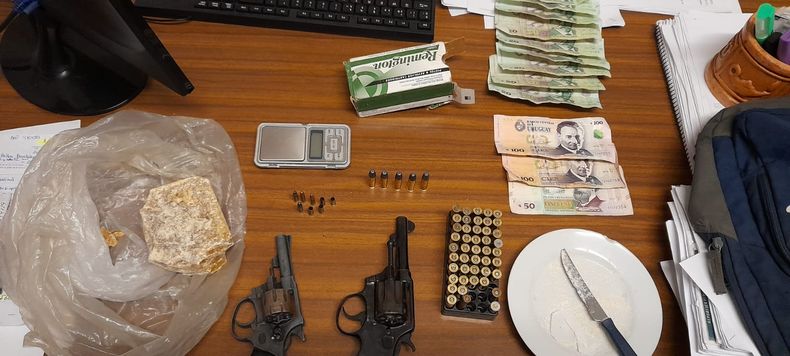 La Policía logró la incautación de dos armas, municiones y sustancia estupefaciente en Colinas de Solymar.