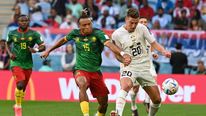 Camerún y Serbia empataron 3-3.