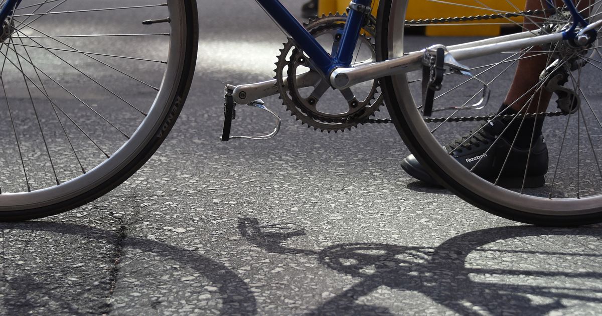 Ciclista sufrió fractura de clavícula tras accidente en la Vuelta Ciclista en Cerro Largo
