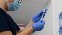 Vacunas contra el COVID-19 bajo el análisis del GACH, MSP y Udelar