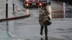 Inumet emitió doble alerta por vientos fuertes y persistentes.