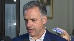 Yamandú Orsi apoyó a Charles Carrera tras haber anunciado que renunciará al Senado