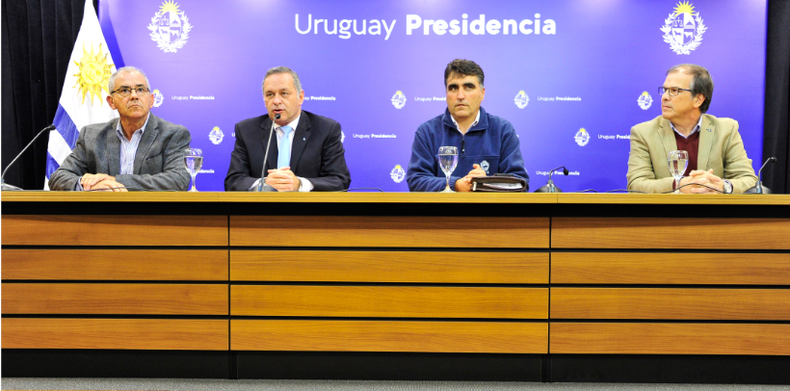 El secretario de la Presidencia, Álvaro Delgado, y representantes del Congreso de Intendentes presentaron extensión de Jornales Solidarios.