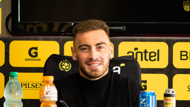 El centrocampista argentino Ángel González, cedido a préstamo por un año a Peñarol por el equipo ecuatoriano Liga Deportiva Universitaria.&nbsp;