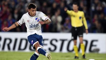 velez y nacional luchan por mantener esperanzas en libertadores