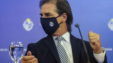 Lacalle Pou: no habrá cuarentena obligatoria para viajeros vacunados